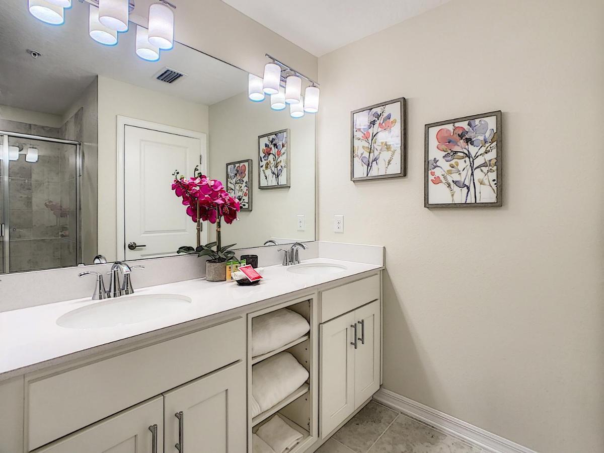 Modern Condo Near Disney Foosball Water Park キシミー エクステリア 写真